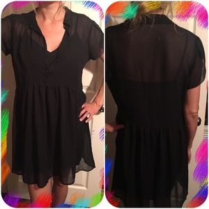 Cute little black dress.